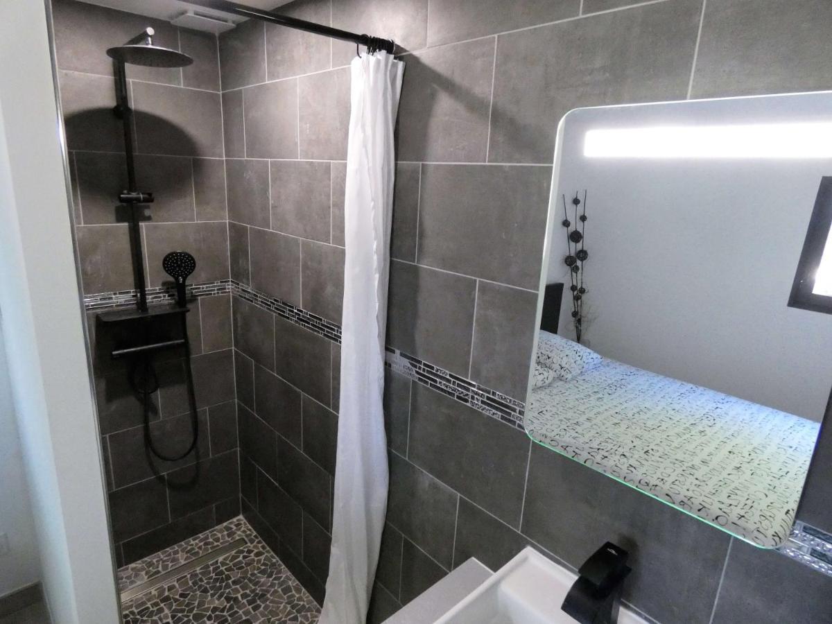 Proche Lac Du Salagou, Chambre Agreable Avec Salle D'Eau Et Wc Prive Lacoste  Εξωτερικό φωτογραφία